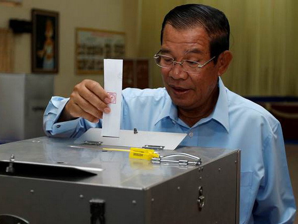 Hơn 99% cử tri đi bỏ phiếu bầu cử Thượng viện Campuchia ảnh 1
