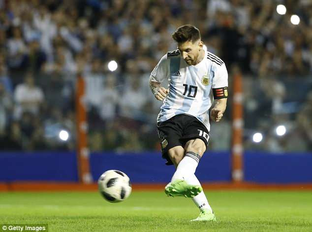 Lionel Messi lập hat-trick giúp Argentina giành chiến thắng đậm ảnh 1