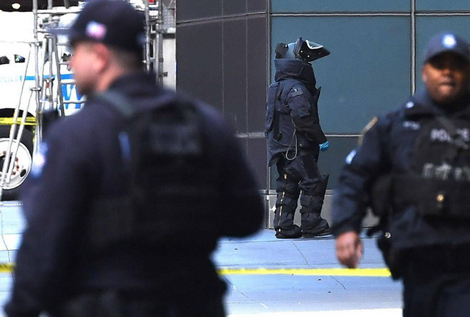 CNN: Phát hiện thêm một bưu kiện nghi chứa bom tại New York ảnh 1