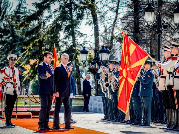 Bộ trưởng Quốc phòng Mỹ thăm Macedonia, ủng hộ đổi tên nước ảnh 1