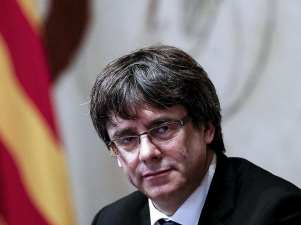 Cựu Thủ hiến Catalonia Puigdemont đề nghị được trở về Tây Ban Nha ảnh 1