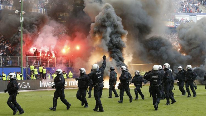 Bundesliga hạ màn: Dortmund choáng váng, bạo loạn tại Hamburg ảnh 3