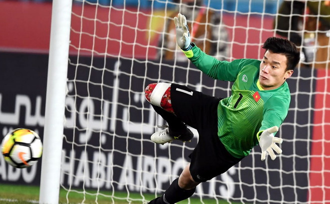 FLC Thanh Hóa lên tiếng về bảng giá "khủng" của Bùi Tiến Dũng ảnh 1