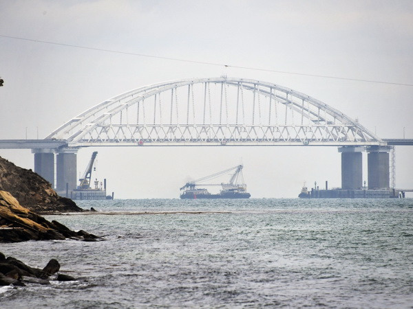 Nga: Ukraine đang "chơi với lửa" khi ban bố tình trạng chiến tranh ảnh 1