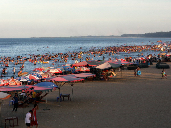 80 kiốt tại bãi biển Cửa Hội tiếp tục kinh doanh đến hết 30/9 ảnh 1