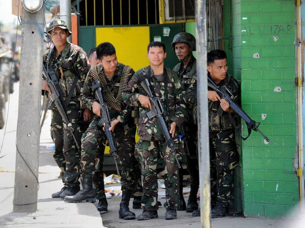 Quân đội Philippines giải cứu 3 con tin người Indonesia bị bắt cóc ảnh 1