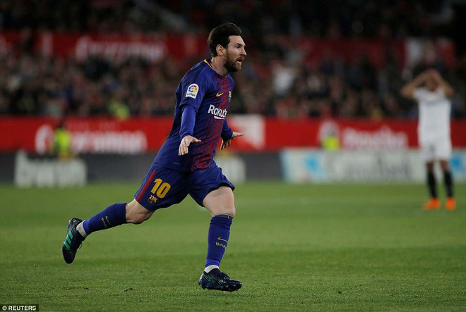 Messi cứu Barcelona thoát thua kịch tính tại Sanchez Pizjuan ảnh 1