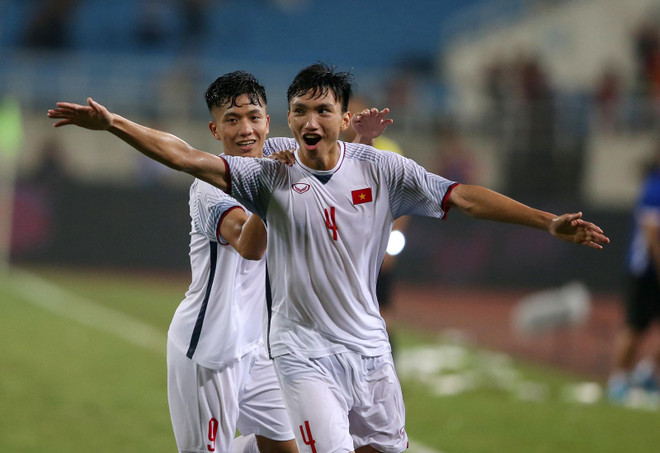 HLV Park Hang-seo bất ngờ với siêu phẩm của Đoàn Văn Hậu ảnh 1