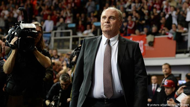 Uli Hoeness là người quyết định tương lai của Bayern. Tương lai Bayern sẽ thế nào sau trận 'đại chiến' với Real Madrid? ảnh 4