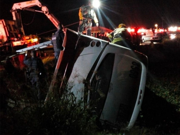 Tai nạn xe buýt nghiêm trọng tại Mexico, 7 người thiệt mạng ảnh 1