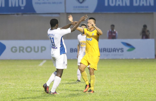 Kết quả vòng 10 V-League: HAGL gây sốc, Hà Nội FC đánh bại SLNA ảnh 1