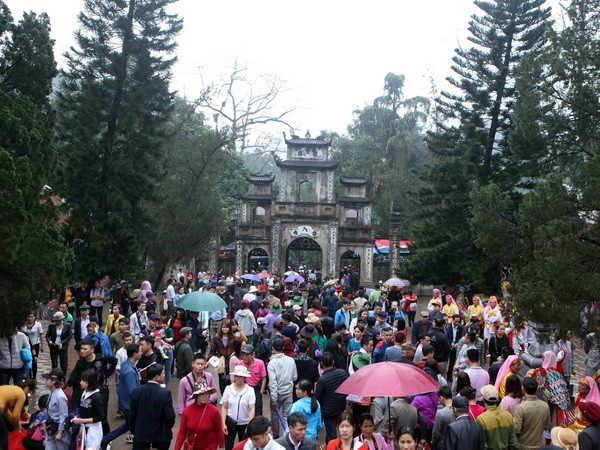 Trên 1,5 triệu lượt du khách đến chùa Hương trong mùa lễ hội 2018 ảnh 1