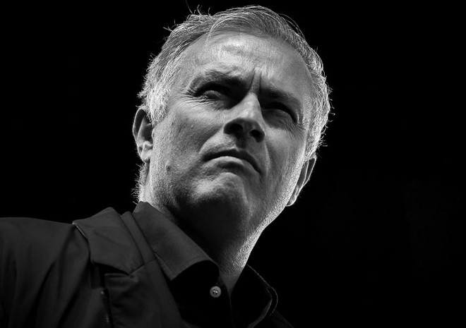 Manchester United sa thải HLV Jose Mourinho ngay đêm nay? ảnh 1