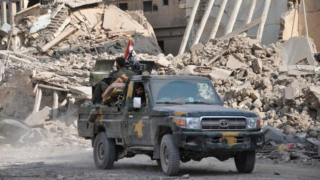 Phiến quân IS chiếm lại nhiều khu vực ở thị trấn miền Đông Syria ảnh 1