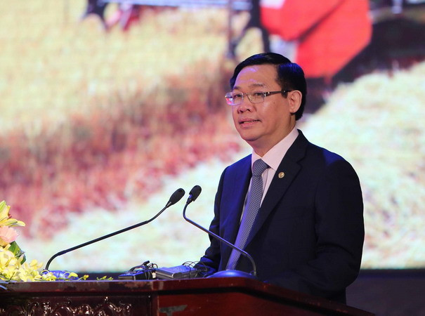 Phó Thủ tướng Vương Đình Huệ phát biểu. (Ảnh: Dương Giang/TTXVN) Phó Thủ tướng: Tránh tình trạng bê tông hóa, cứng hóa nông thôn ảnh 1