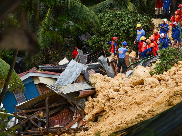 Philippines: Sạt lở đất chôn vùi 24 căn nhà và nhiều người ảnh 1