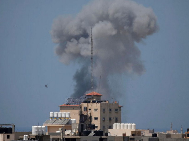Israel không kích các vị trí của Hamas đáp trả vụ nã đạn cối từ Gaza ảnh 1