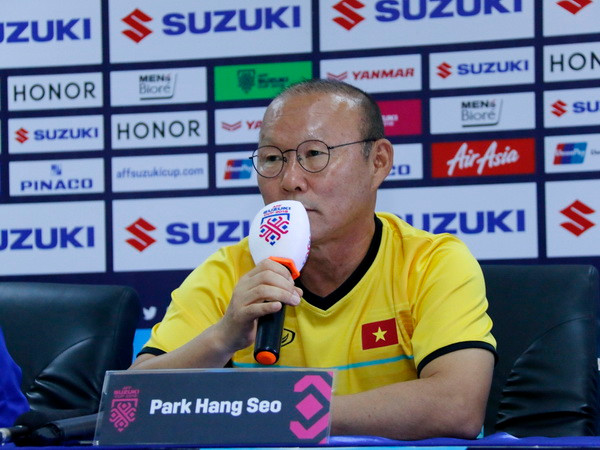 Huấn luyện viên đội tuyển Việt Nam Park Hang-seo. (Ảnh: Phạm Kiên/TTXVN) HLV Park Hang-seo thất vọng vì trọng tài 'tước' bàn thắng của Văn Toàn ảnh 1