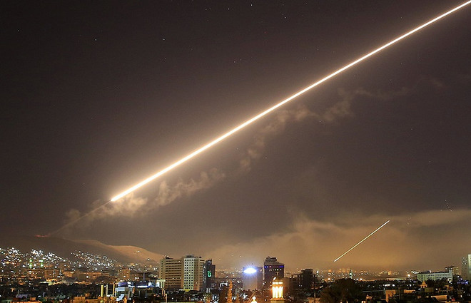 (Nguồn: AP) Syria bàn giao cho Nga hai quả đạn tên lửa hành trình của Mỹ ảnh 1