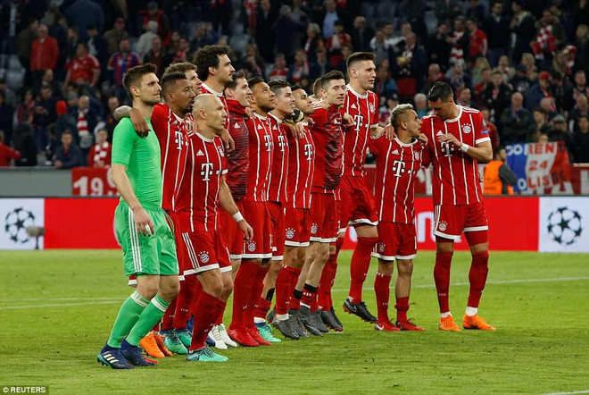 Niềm vui của các cầu thủ Bayern Munich sau trận đấu. Người Bayern nói gì sau trận thứ 100 sạch lưới ở Champions League? ảnh 1