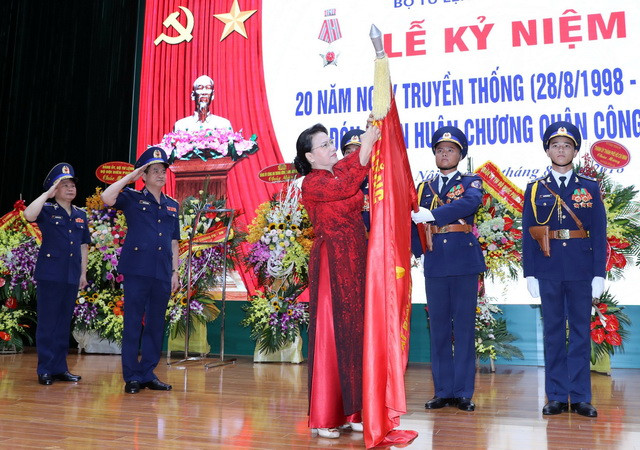 Chủ tịch Quốc hội dự Lễ kỷ niệm Ngày truyền thống Cảnh sát biển ảnh 1