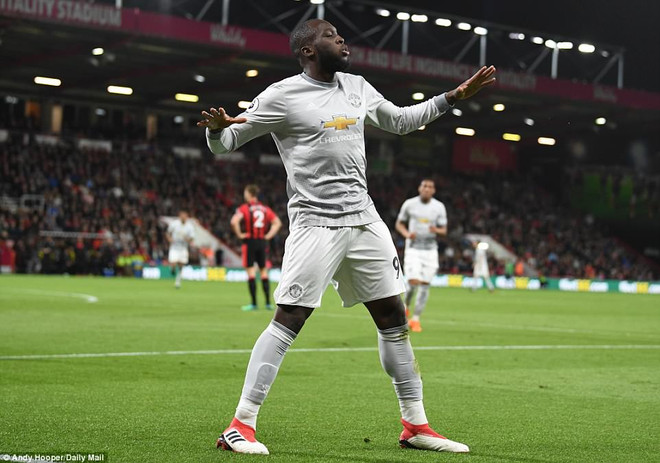 Lukaku ăn mừng sau khi ghi bàn thắng thứ 65 của Quỷ đỏ ở Premier League mùa này. (Nguồn: Daily Mail) Manchester United thiết lập kỷ lục mới thời hậu Sir Alex Ferguson ảnh 1