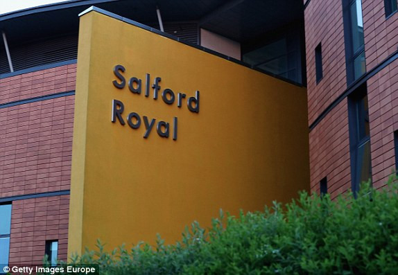 Thế giới bóng đá cầu nguyện cho huyền thoại Sir Alex Feguson ảnh 2