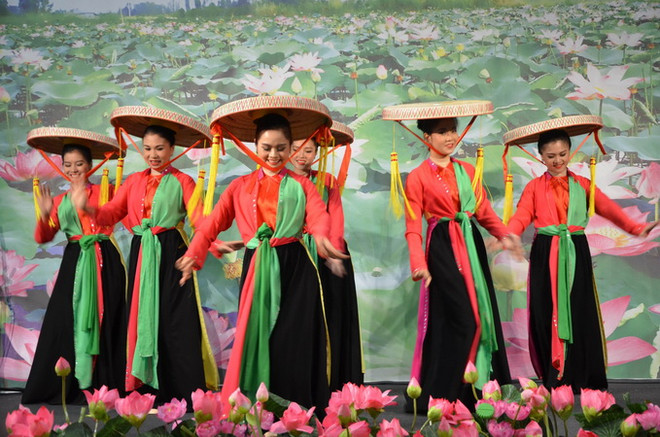 Tưng bừng không gian Việt Nam tại Hội chợ quốc tế Grenoble 2018 ảnh 2