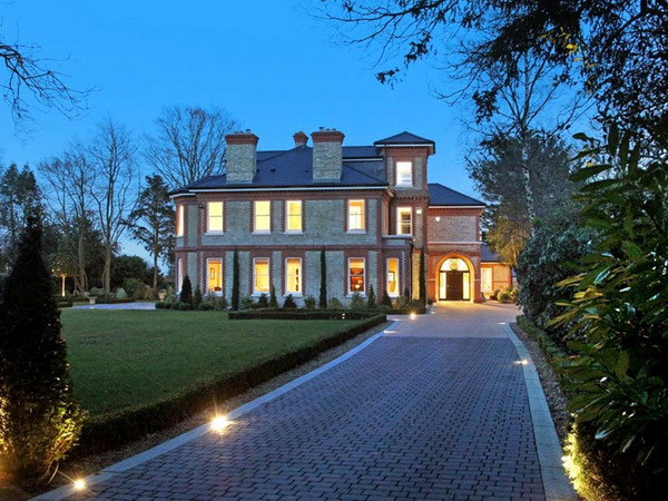 Số hộ gia đình được xếp vào hàng triệu phú ở Anh tăng mạnh ảnh 1