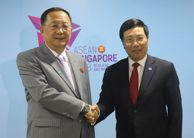 Phó Thủ tướng Phạm Bình Minh gặp Bộ trưởng Ngoại giao Triều Tiên ảnh 1