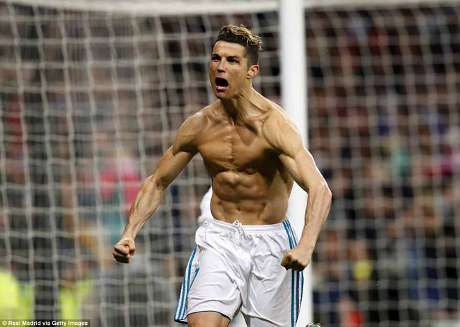 Ronaldo ghi bàn giúp Real Madrid giành vé vào bán kết. Trọng tài cứu Real ở phút 90+7 trong trận cầu "siêu điên rồ" ảnh 1