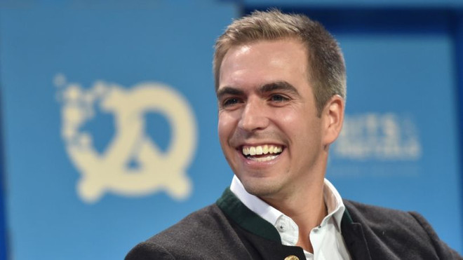 Philipp Lahm chính thức trở thành “Huyền thoại thể thao” của Đức ảnh 1