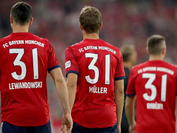 Schweinsteiger ghi bàn trong trận Bayern đánh bại Chicago Fire ảnh 14