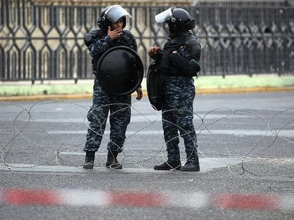 Iraq bắt đầu phá bỏ những bức tường bêtông bao quanh Vùng Xanh ảnh 1