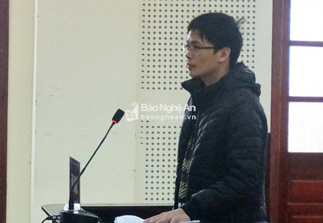 Bị cáo Nguyễn Viết Dũng tại phiên tòa. (Nguồn: Baonghean.vn) Nguyễn Viết Dũng lĩnh án 7 năm tù cho tội tuyên truyền chống nhà nước ảnh 1