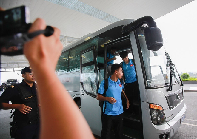 Đội tuyển Việt Nam rời Hà Nội, sang Myanmar tranh vé bán kết ảnh 2