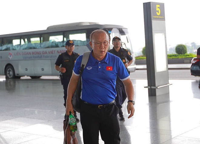 Đội tuyển Việt Nam rời Hà Nội, sang Myanmar tranh vé bán kết ảnh 3