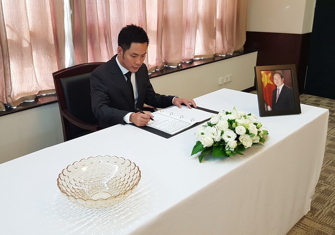 Lễ viếng Chủ tịch nước Trần Đại Quang tại Thượng Hải và Ba Lan ảnh 2