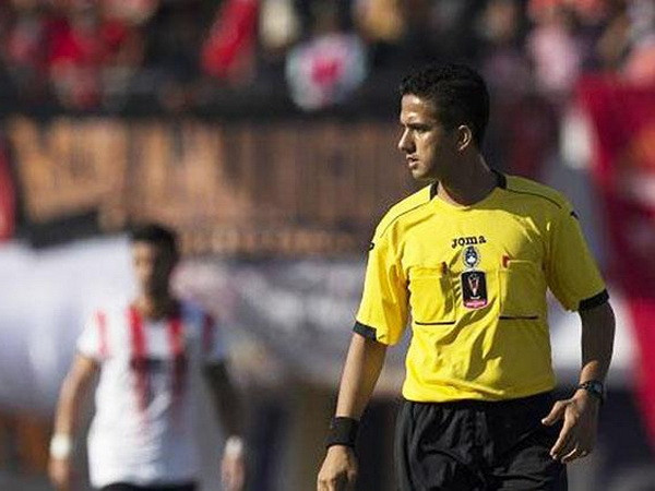 Công bố danh tính trọng tài chính bắt trận đấu Lào-Việt Nam ảnh 1