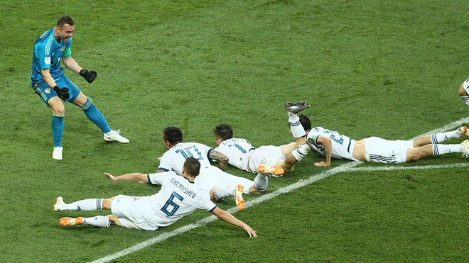 Tây Ban Nha vs Nga 1-1 (3-4): "Gấu Nga" tạo nên cơn địa chấn ảnh 1