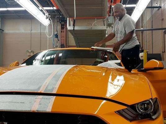 Dấu mốc chiếc Mustang thứ 10 triệu đam mê những chuyến đi dài ảnh 1