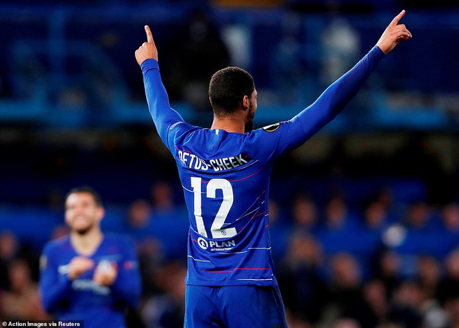 Kết quả bóng đá: Arsenal, Chelsea đặt 1 chân vào vòng knock-out ảnh 2