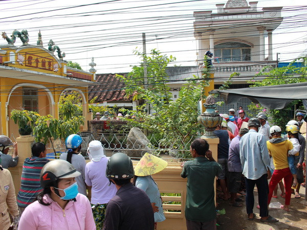 Cần Đước: Khối đá nổi trên mặt nước giảm độ "hot" với người dân ảnh 1