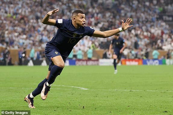Kylian Mbappe giành danh hiệu Vua phá lưới World Cup 2022 ảnh 1
