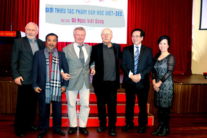 Giao lưu văn học Việt Nam-Cộng hòa Séc tại thủ đô Prague ảnh 1