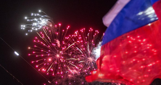 [Video] Crimea bắn pháo hoa mừng tròn 1 năm sáp nhập vào Nga ảnh 1