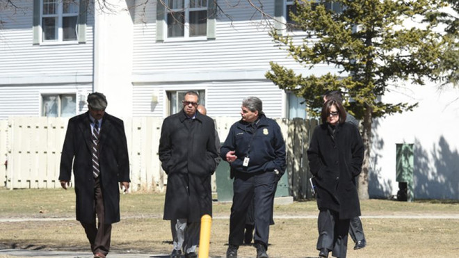 Cảnh sát kinh hoàng khi phát hiện xác 2 đứa trẻ trong tủ lạnh ảnh 1