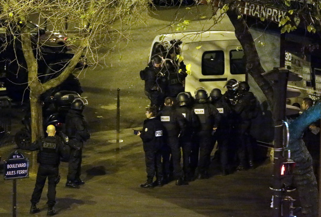 Chưa có thông tin về công dân Việt Nam trong vụ khủng bố ở Paris ảnh 1