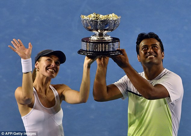 Cựu số một thế giới Martina Hingis trở lại đỉnh cao sau 9 năm ảnh 1