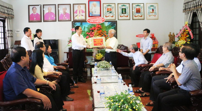 Chủ tịch Mặt trận Tổ quốc thăm và chúc mừng Giáng sinh tại An Giang ảnh 2